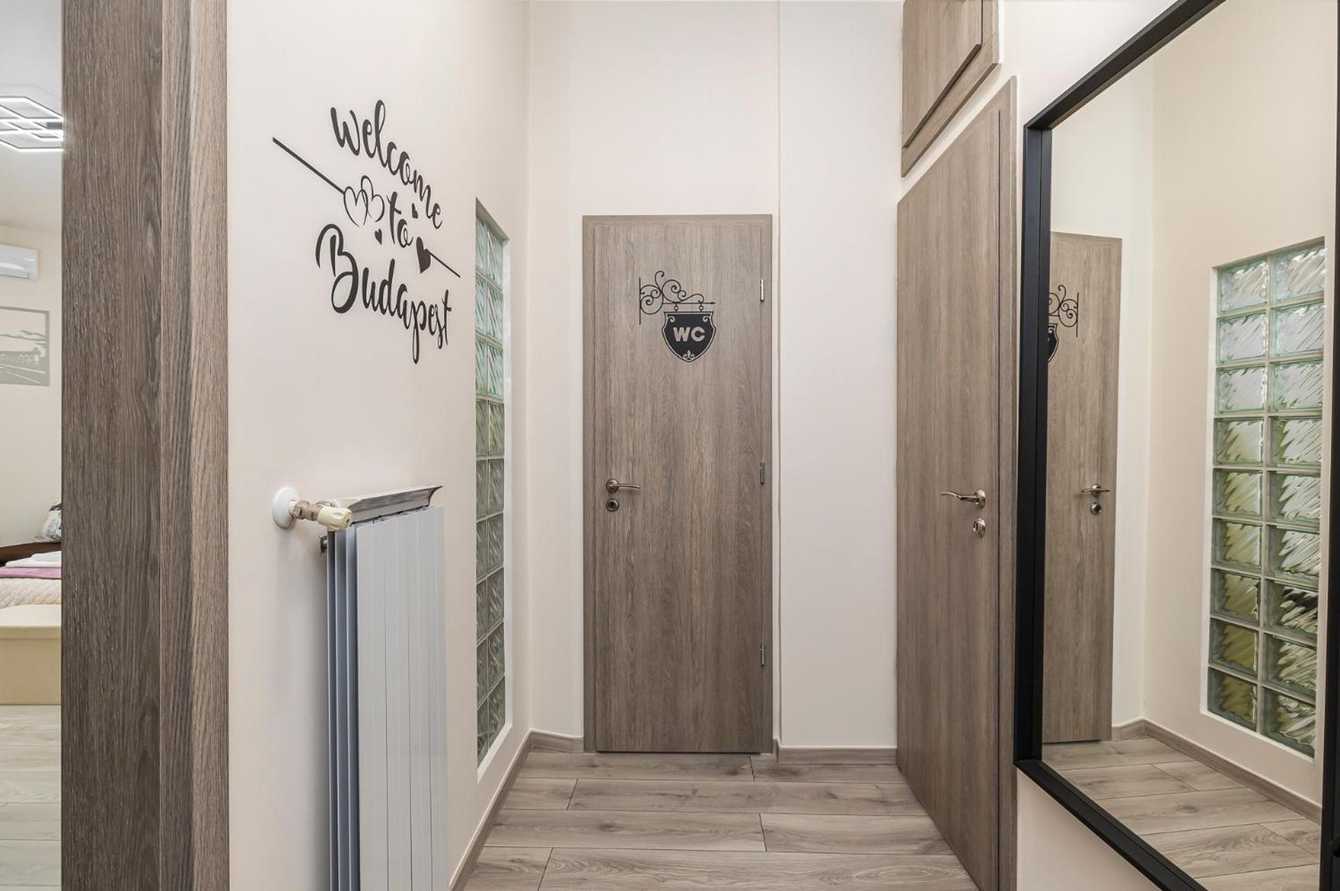 Galaxy Apartement Lift Parking บูดาเปสต์ ภายนอก รูปภาพ